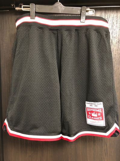 Supreme / Mitchell & Ness® Basketball Short "Black"