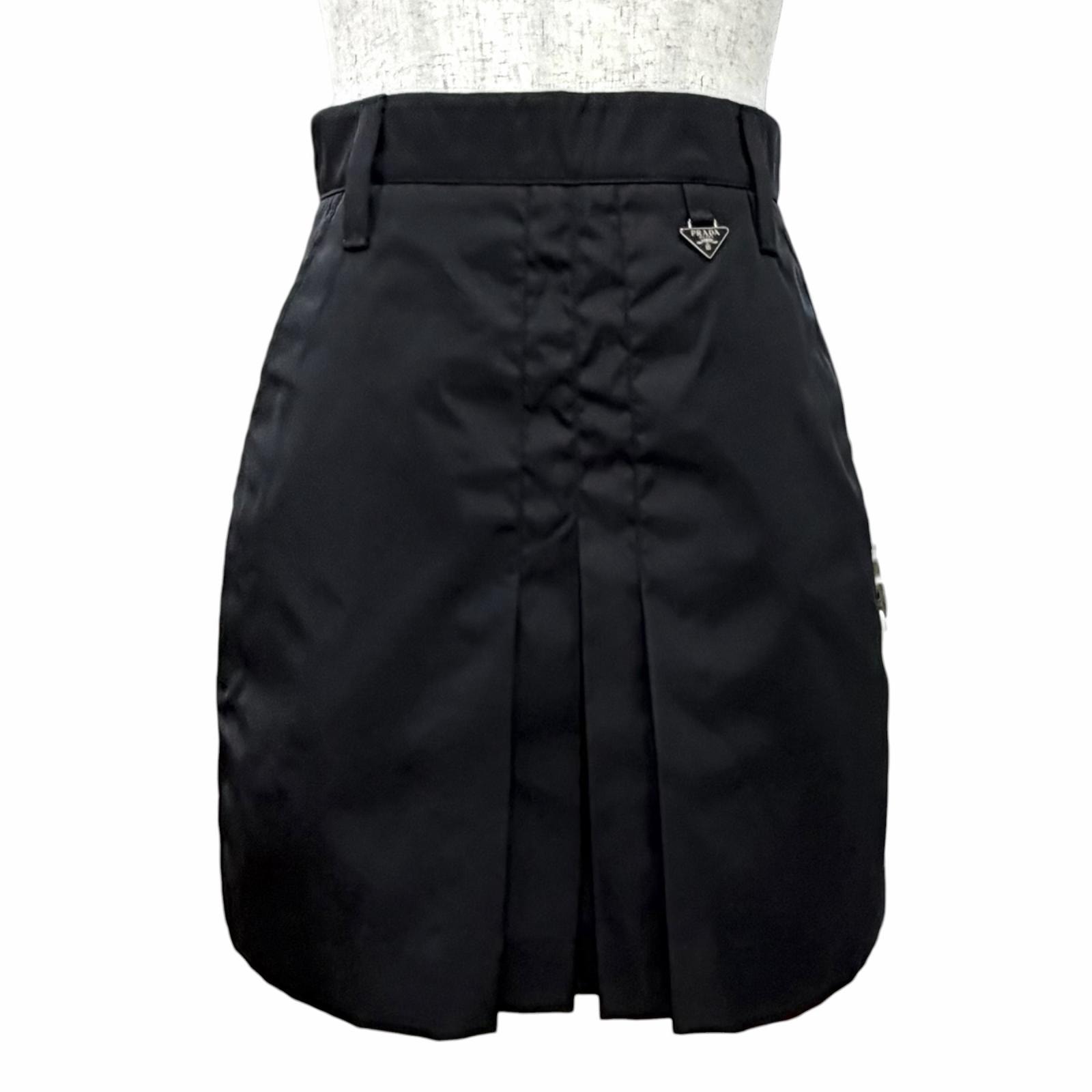 極美品 プラダ Re-Nylon ミニスカート ブラック 36 21Y009