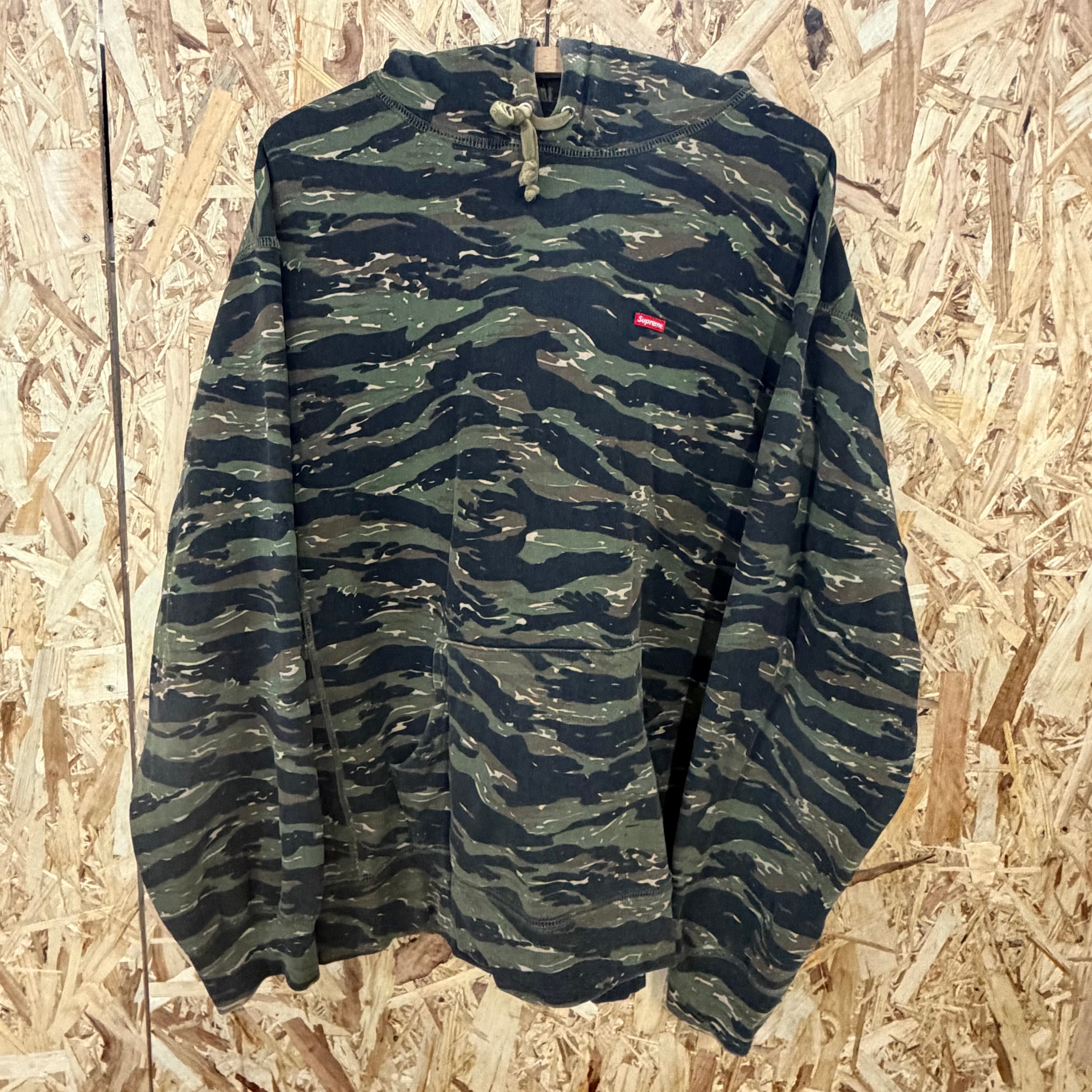Supreme Small Box Hooded Sweatshirt "Camo" (21SS)
