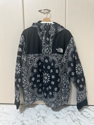 Supreme The North Face Bandana Mountain Parka "Black"