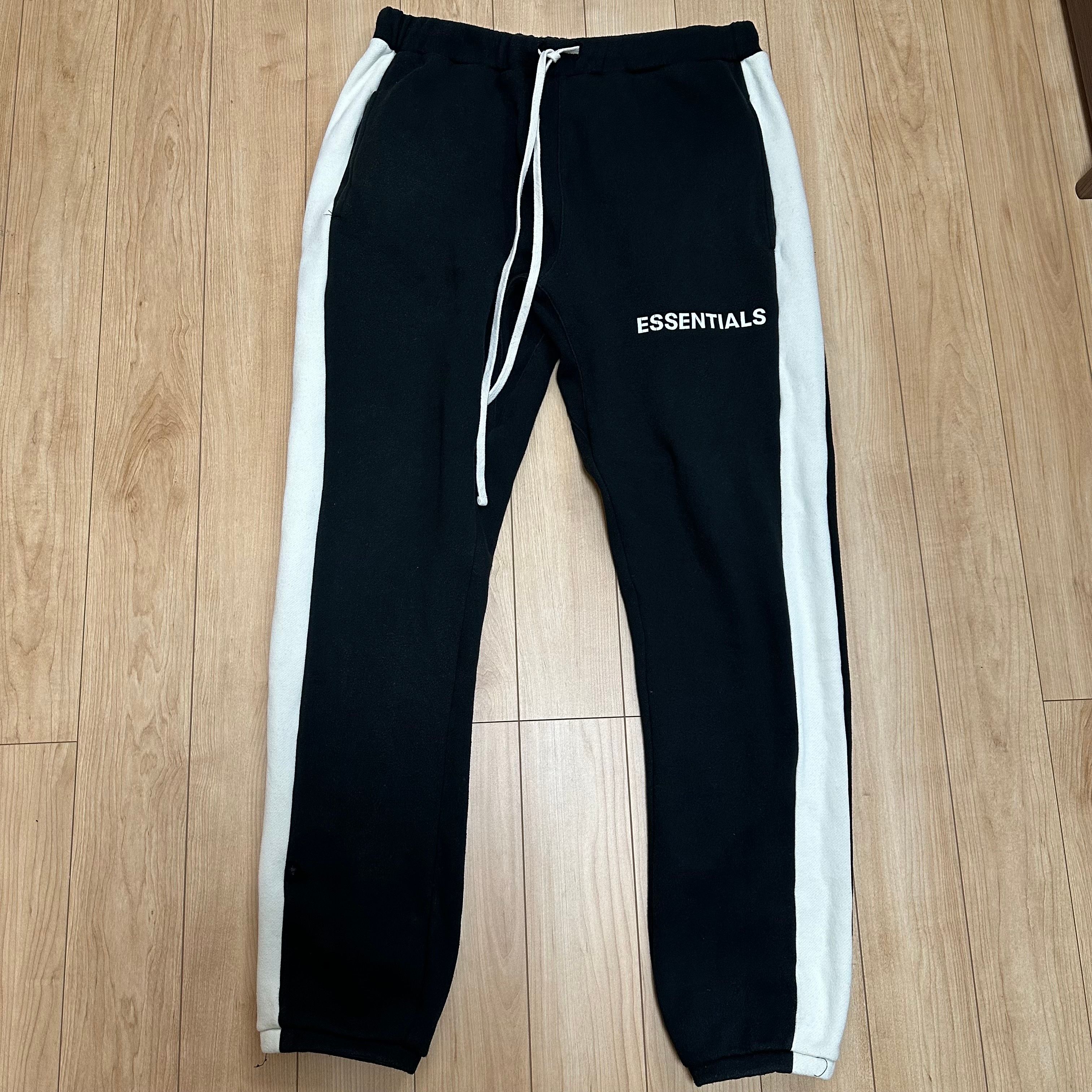 FEAR OF GOD Essentials Side Stripe Sweatpants "Black"
