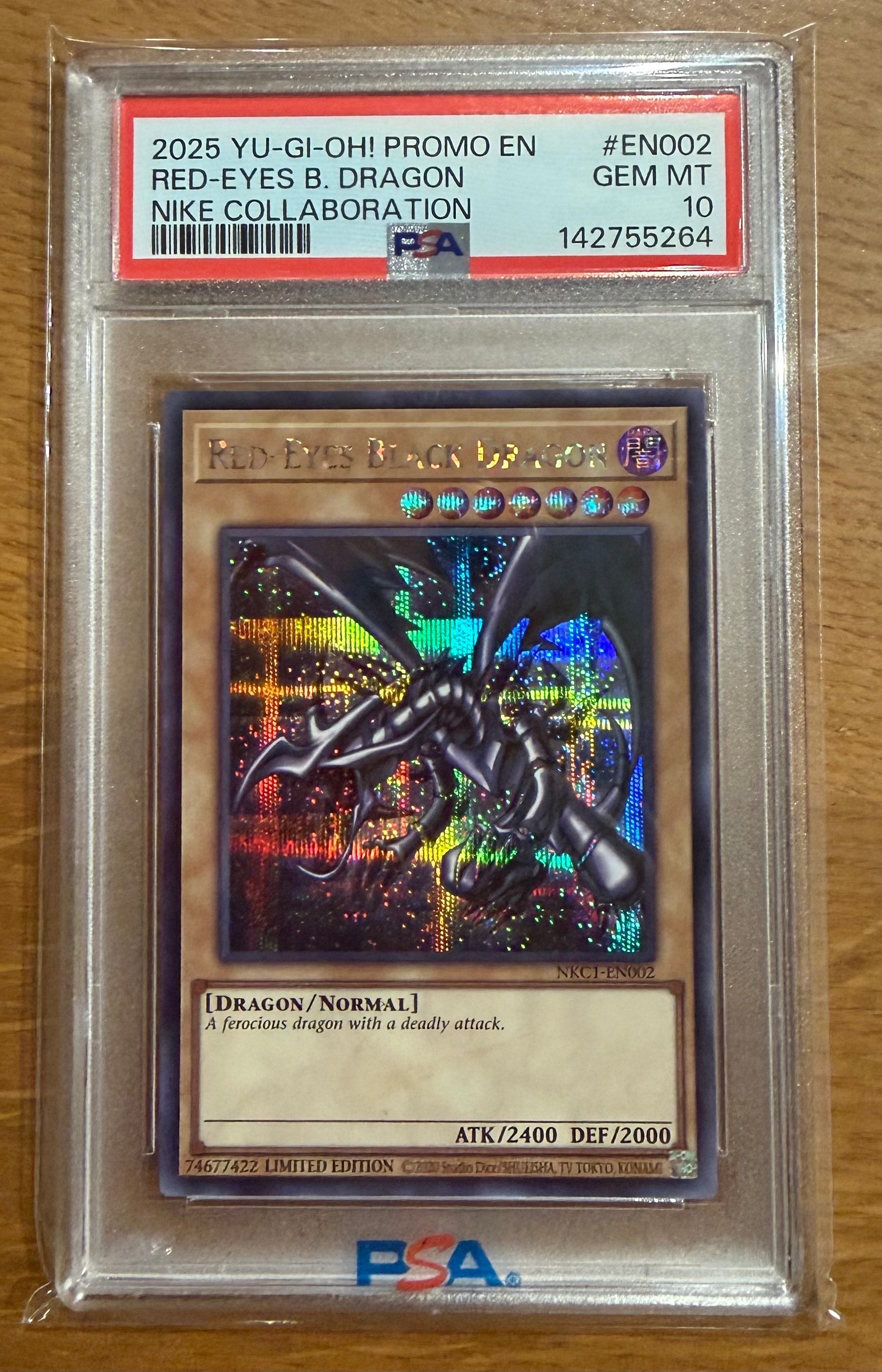 真紅眼の黒竜 SE [NKC1-EN002](遊戯王 x ナイキ エアーマックス 95 QS エアーマッスル House of Duel - 童実野町決闘遊戯館 限定プロモ) 