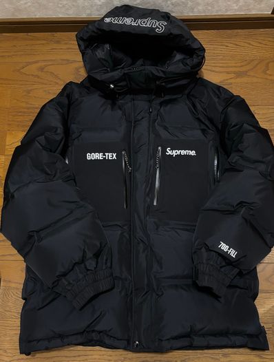 Supreme GORE-TEX 700-Fill Down Parka "Black"