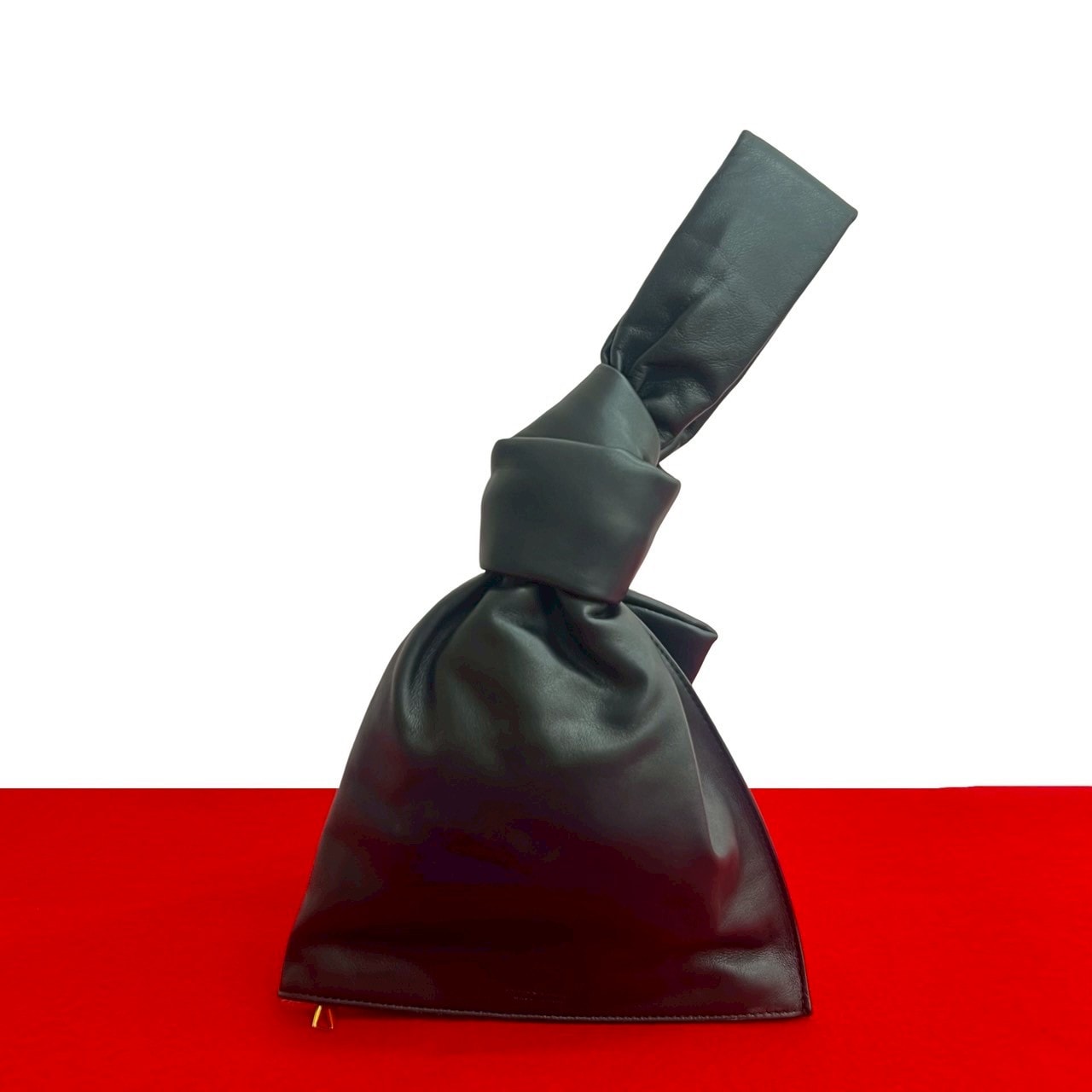 BOTTEGA VENETA ボッテガヴェネタ ミニ ザ ツイスト レザー ハンドバッグ ブラック
58791