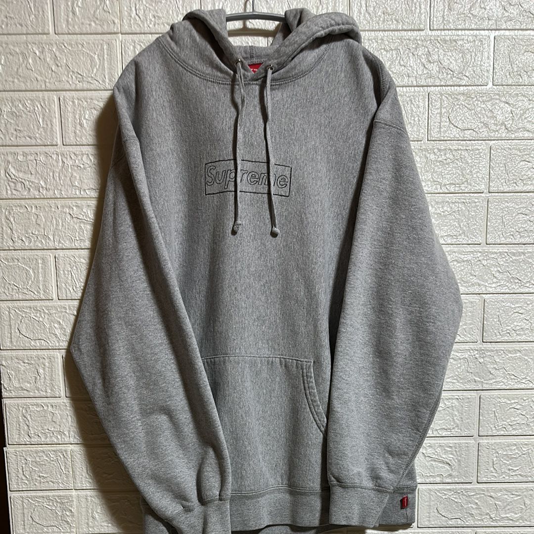 Supreme KAWS Chalk Logo Hooded Sweatshirt "Grey"(2021)
