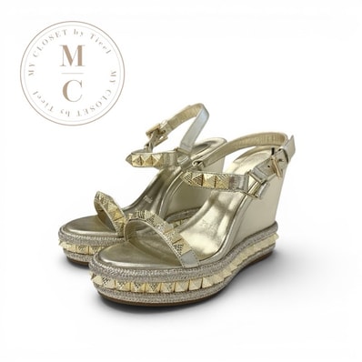 クリスチャンルブタン Christian Louboutin ピラクロウ サンダル 靴 シューズ レザー ゴールド スタッズ ウェッジソール