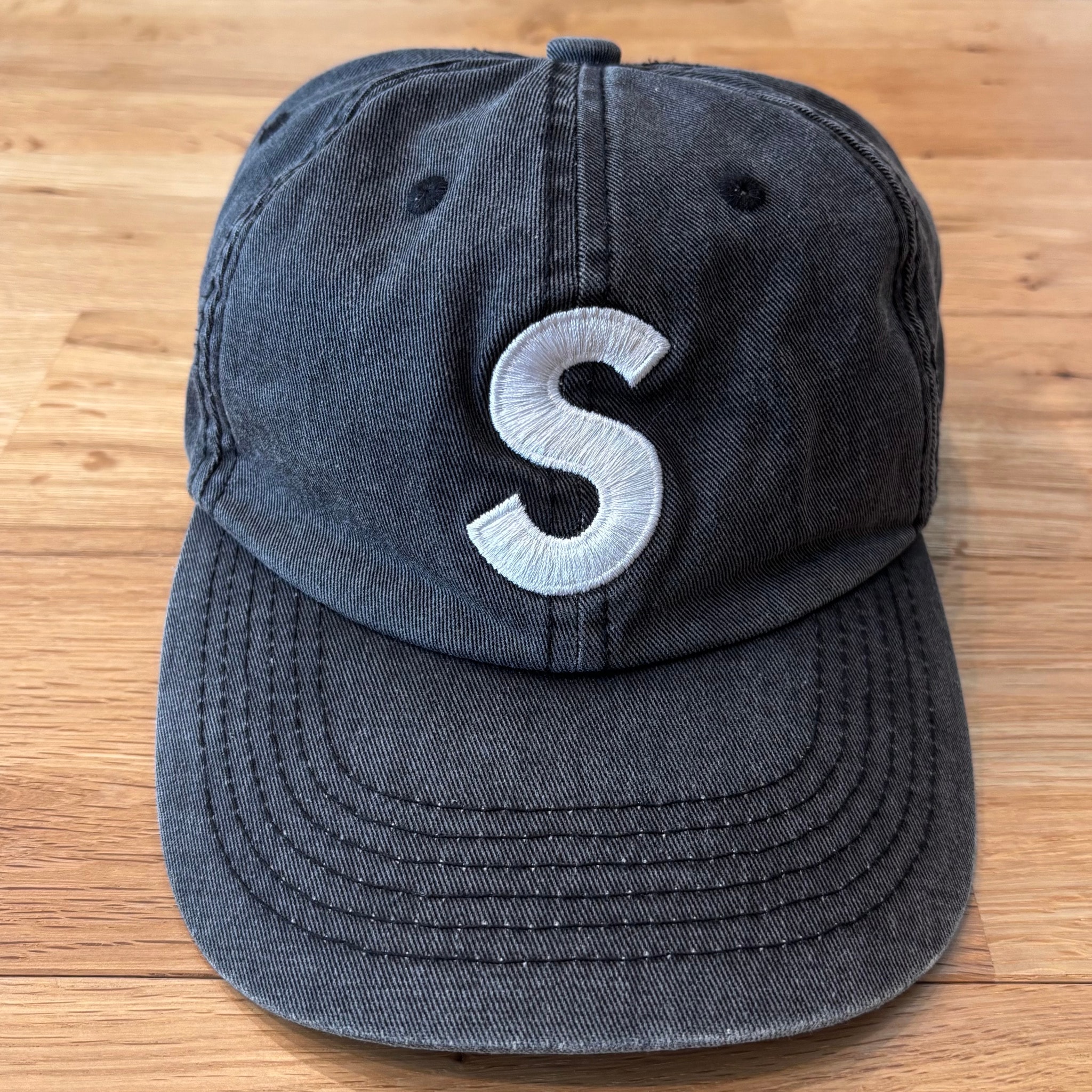 Supreme Pigment Print S Logo 6-Panel "Black"