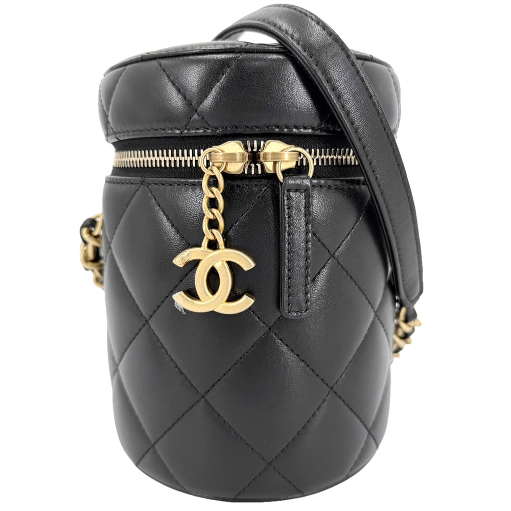 CHANEL シャネル ショルダーバッグ ロゴ マトラッセ チェーンショルダー バニティバッグ 肩掛け 斜め掛け Matelasse ココマーク ラムスキン    ブラック 黒 ゴールド金具 レディース【中古品】