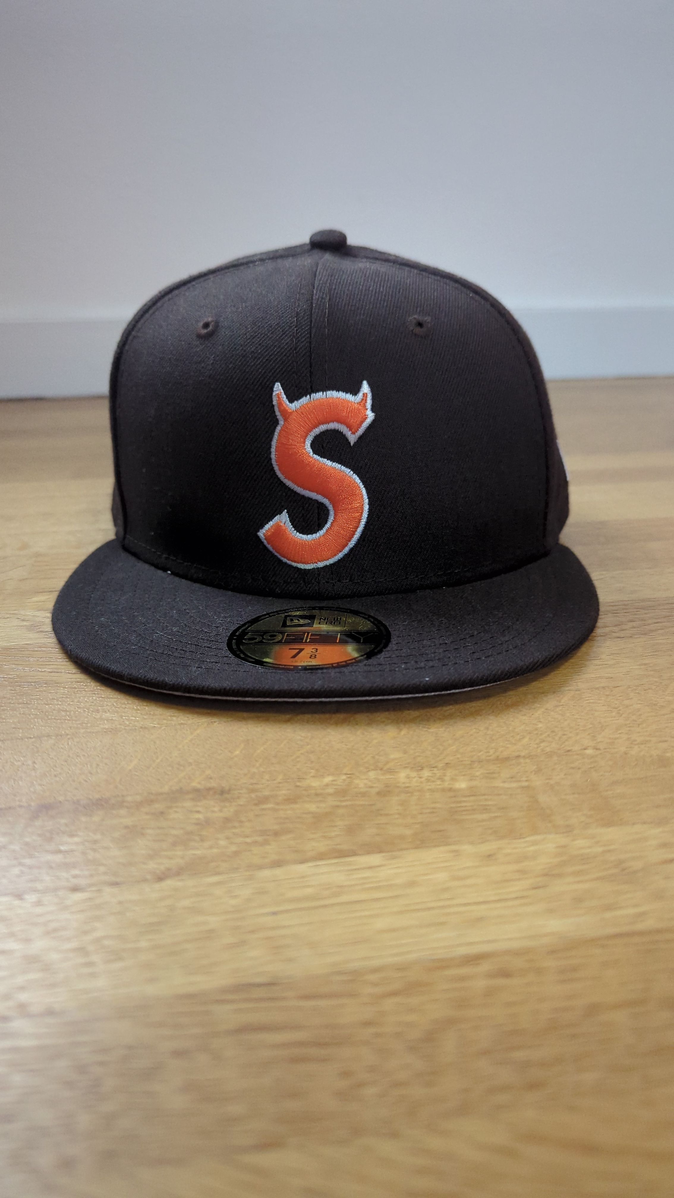 Supreme S Logo New Era "Brown" (22FW)