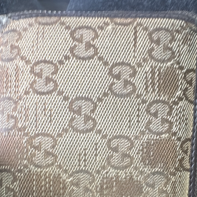 GUCCI GG Canvas Interlocking G Charm Wallet "Beige"