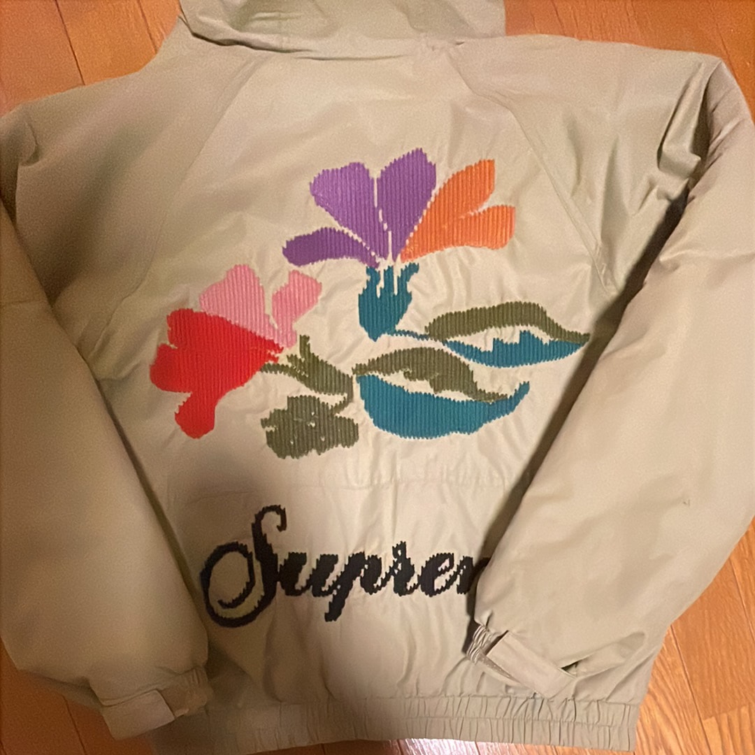 シュプリーム ニードルポイント フーディー ジャケット "オリーブ"