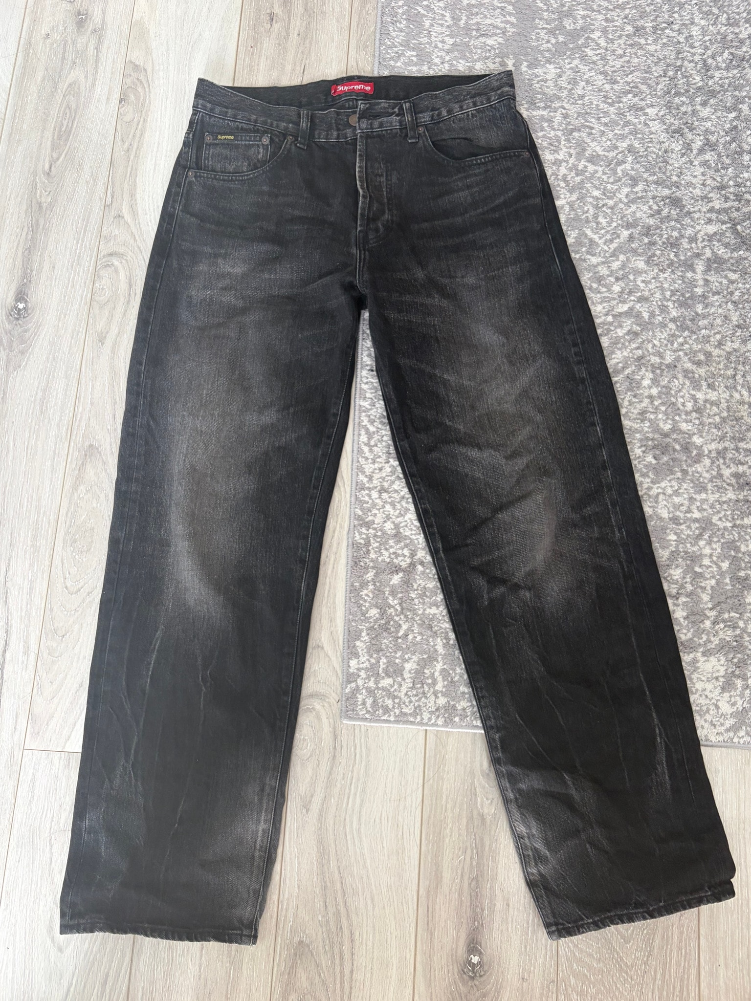 Supreme Distressed Loose Fit Selvedge Jean "Washed Black" (24FW)