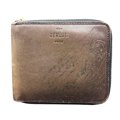 Berluti 美品 ベルルッティ イタウバ スクエア スクリットレザー ジップ付きウォレット カリグラフィ 二つ折り財布 ベネチアン レザー ライトブラウン コンパクトウォレット ミニ 小銭入れ有 メンズ ABランク 中古 鑑定済 ベルルッティ財布