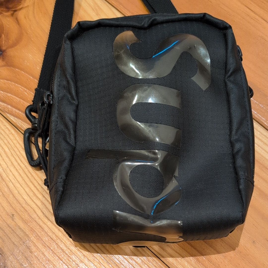 Supreme Neck Pouch 21SS 