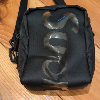 Supreme Neck Pouch 21SS Supreme Neck Pouch 21SS