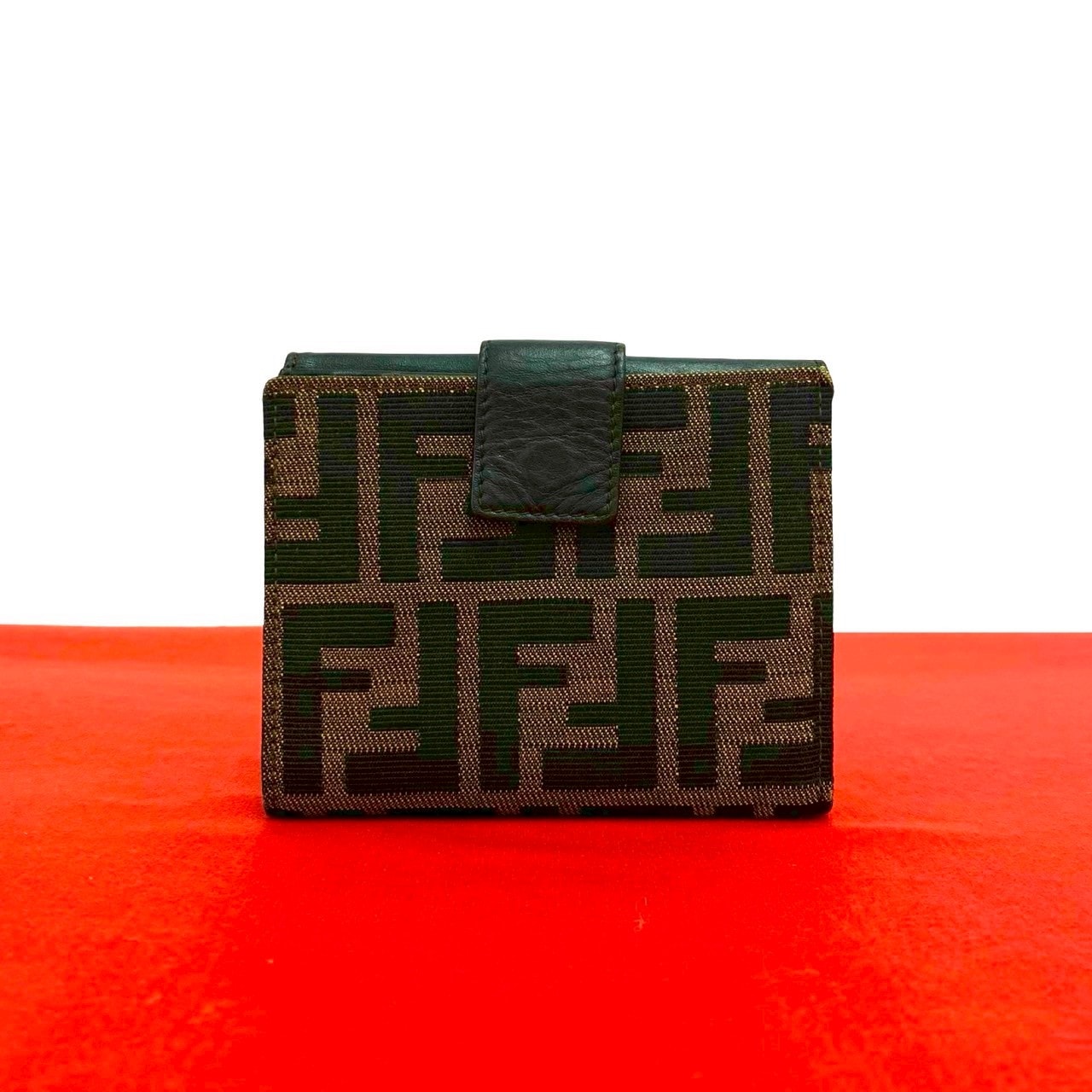 二つ折り財布【ズッカ/FF/ロゴ金具/キャンバス/レザー B (目立った傷や