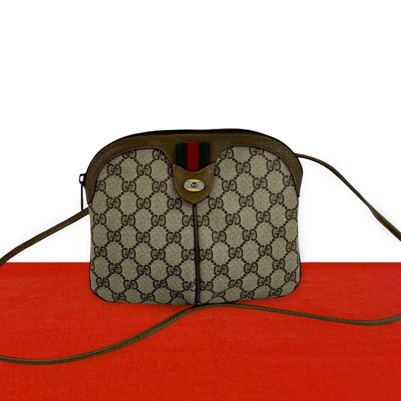 GUCCI グッチ シェリーライン GG ロゴ 柄 レザー PVC ショルダーバッグ ブラウン
 84594