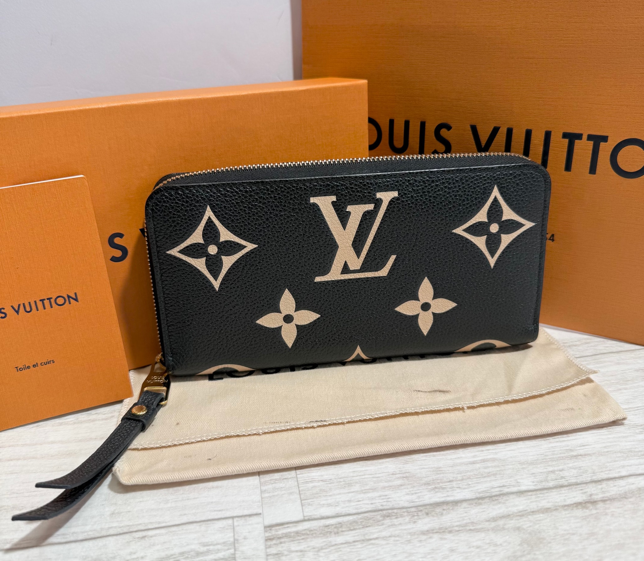 Louis Vuitton Bi-Color Monogram Amplant Zippy Wallet "Black/Beige"