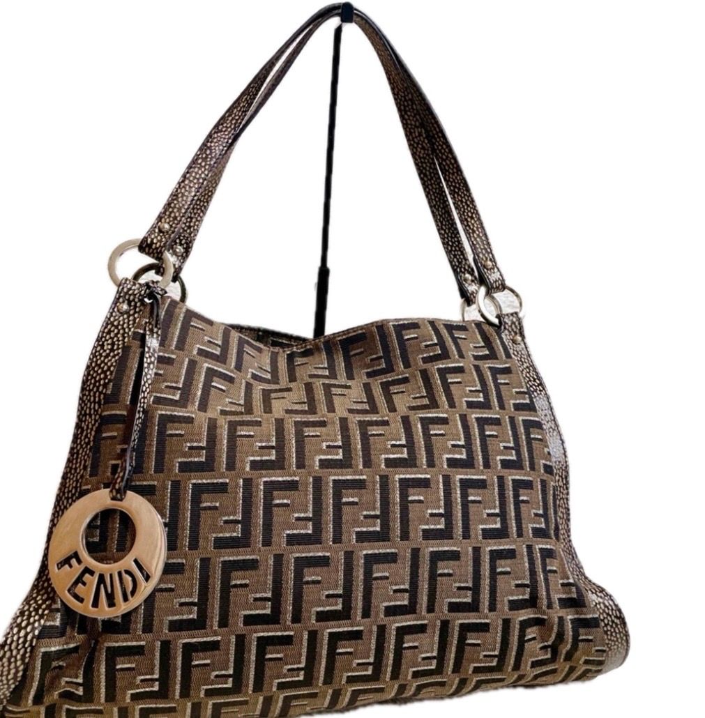 FENDI フェンディ ズッカZuccaイタリア トートバッグ ショルダー 希少 FENDI —————————— ⁡ 