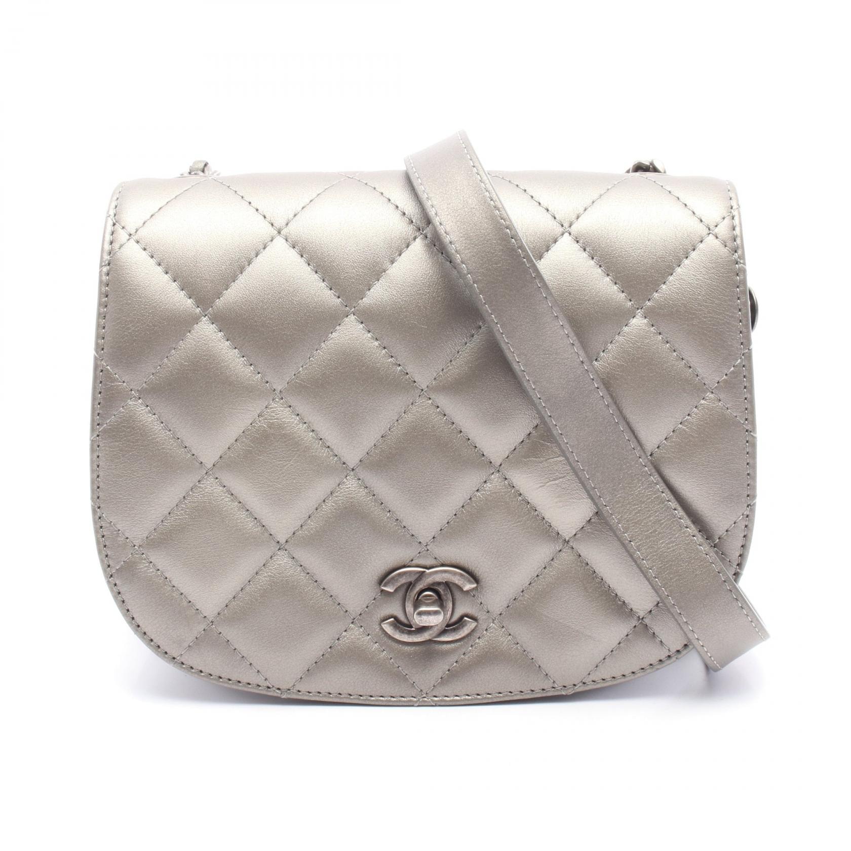シャネル CHANEL ショルダーバッグ バッグ レザー レディース ゴールド系 【中古】