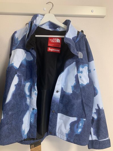 Supreme x The North Face Bleached Denim Print Mountain Jacket "Indigo"