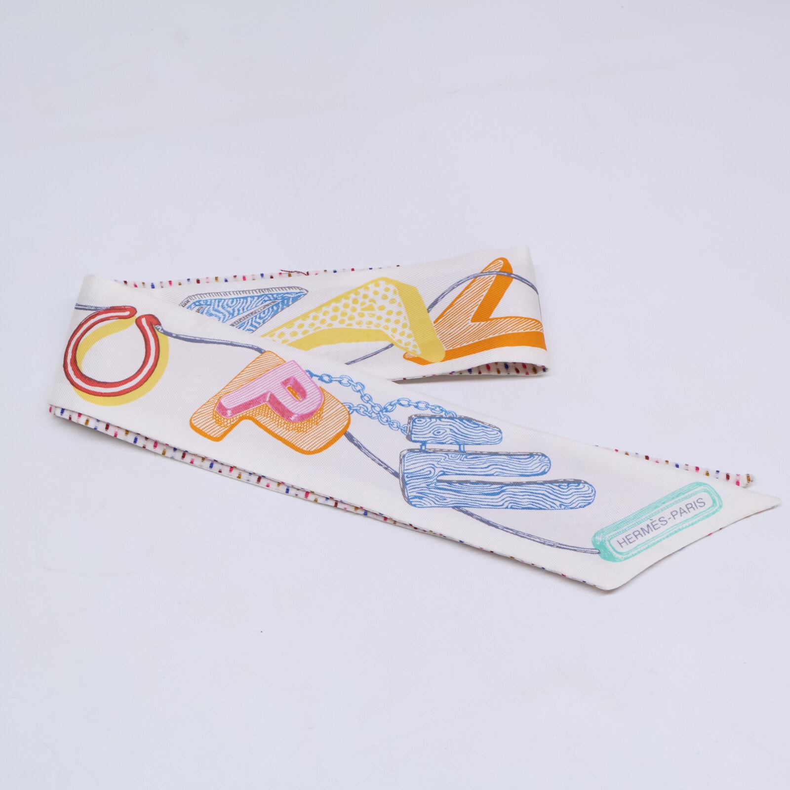 目立った傷や汚れなし】エルメス ツイリー シュバロスコープ 刺繍の