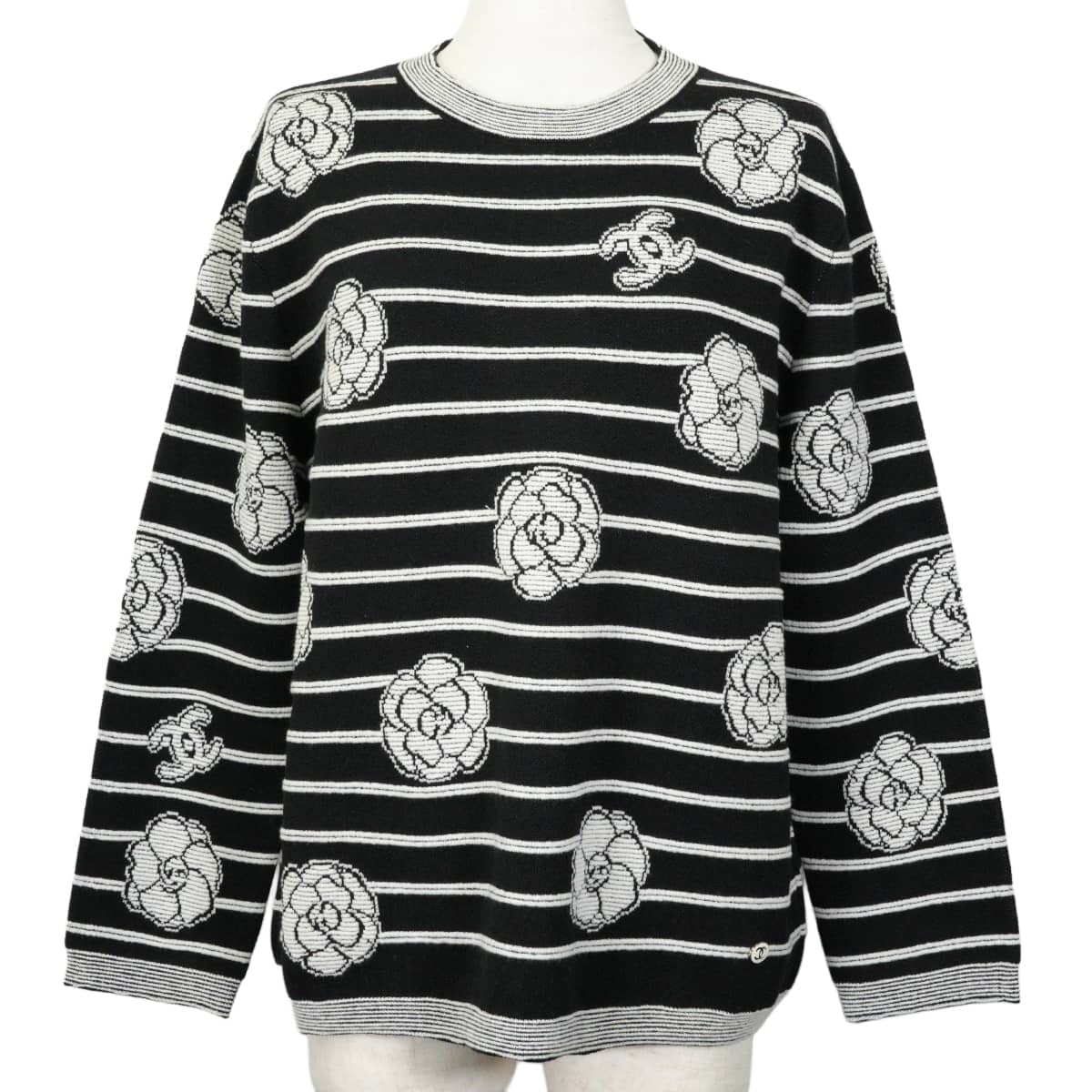 2023年秋冬 CHANEL シャネル ニット クルーネック ボーダー ココマーク カメリア 黒 (ブラック)/白 (ホワイト) カシミヤ/ポリアミド/エラスタン #40 P76027 新品未使用