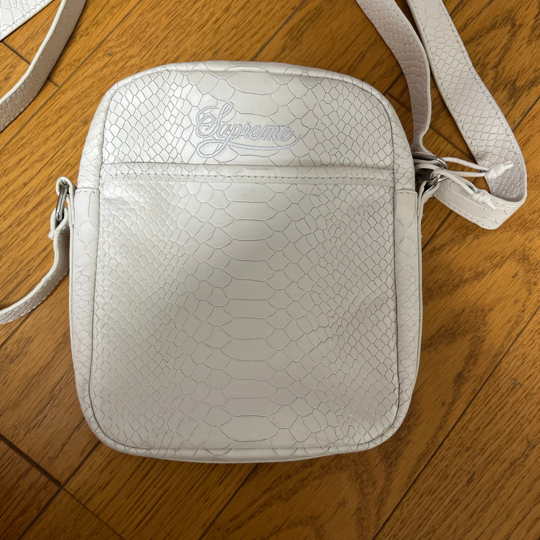 Supreme x Nike Leather Shoulder Bag "White" HJ7964-121