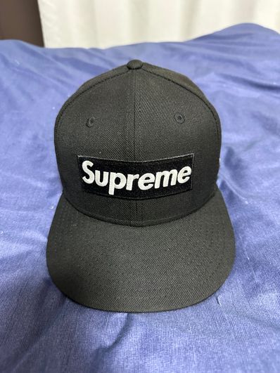 Supreme World Famous Box Logo New Era® "Black"