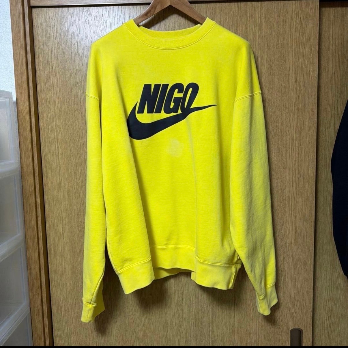 ニゴー x ナイキ NRG クルー フリース "イエロー"（NIGO）XX28CS009 / FV5941-735