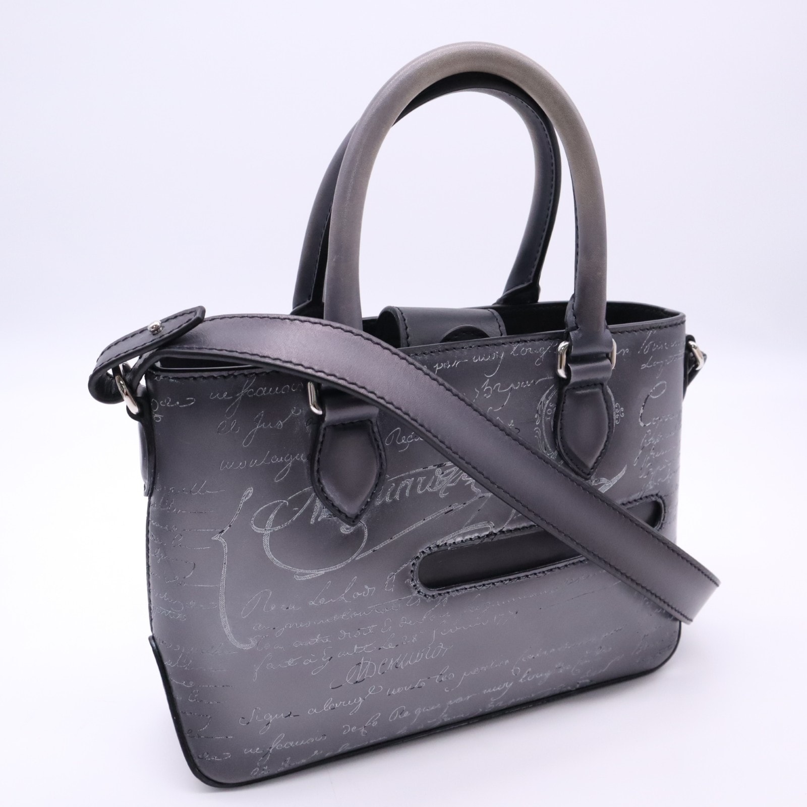 極美品 Berluti ベルルッティ ヴェネチア カーフレザー トゥジュール ガリバー メッセンジャー light aluminio 257783 2wayハンドバッグ グレー カーフレザー メンズ