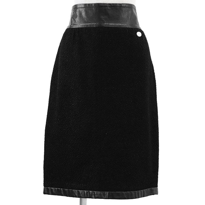 【美品】CHANEL シャネル ツイードスカート P50723 コットン/シルクブレンド カーフレザー トリミング ロゴ COCOマークチャーム バックファスナー ボトムス レディース サイズ 44 ブラック 黒 フランス製 カール・ラガーフェルド期