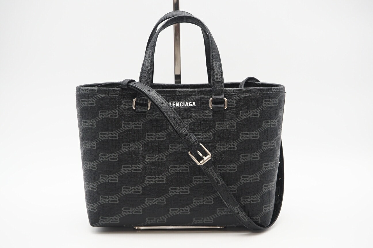 美品 BALENCIAGA バレンシアガ BBモノグラム シグネチャー スモール ショッパーバッグ 702699 2wayトートバッグ ブラック グレー コーティングキャンバス レディース