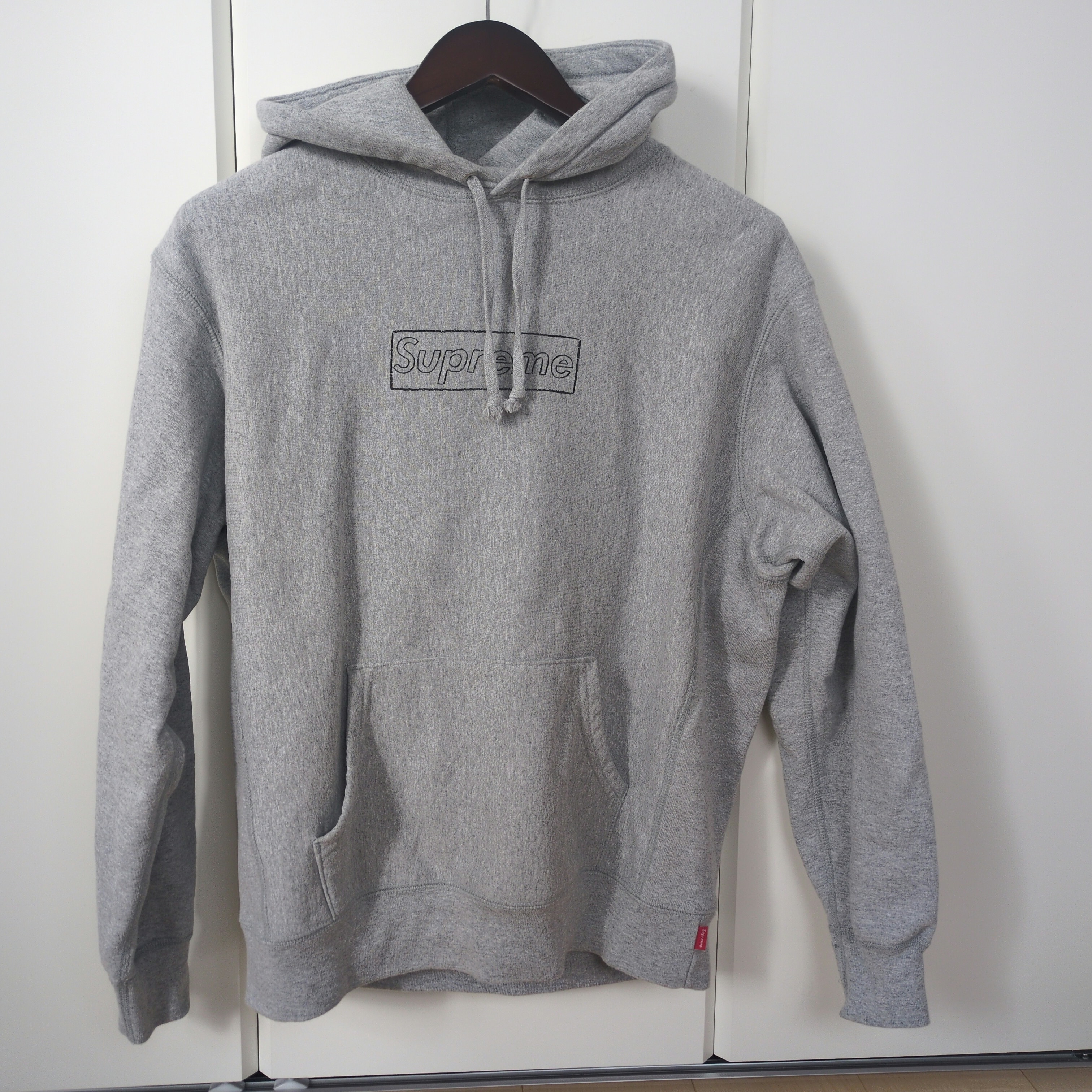 Supreme KAWS Chalk Logo Hooded Sweatshirt "Grey"(2021)