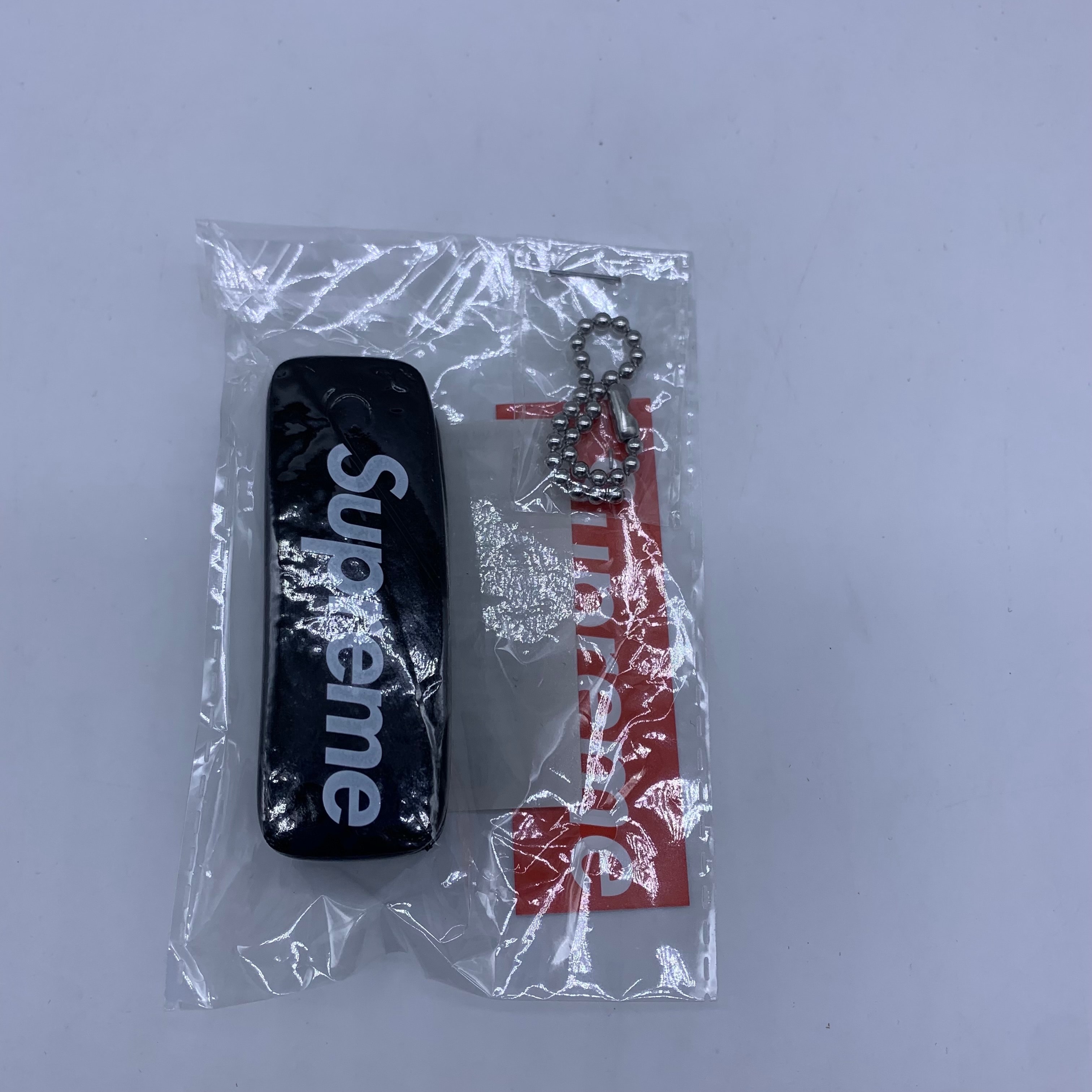 Supreme シュプリームNite Ize S Logo Keychain Supreme] Nite Ize S Logo Keychain - FLASH POINT Web Shop