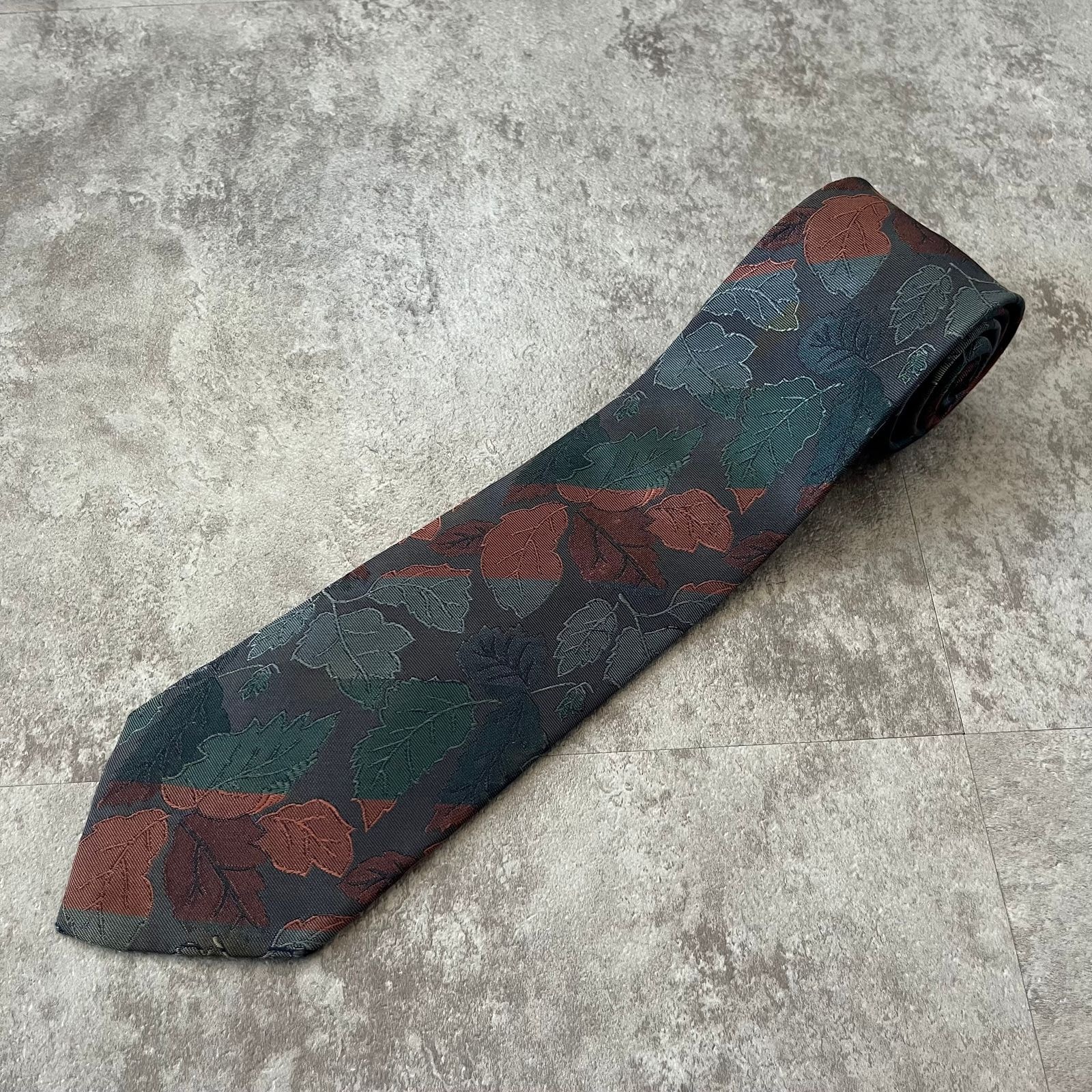 バレンシアガ ネクタイ メンズ