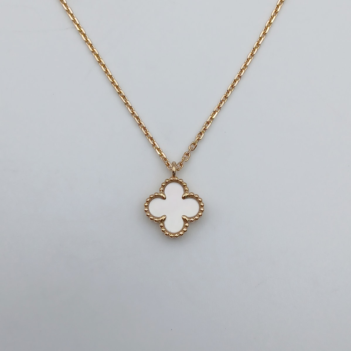 Van Cleef & Arpels ヴァンクリーフ&アーペル スウィート アルハンブラ ペンダント 750YG MOP ネックレス VCARF69100 K18イエローゴールド イエローゴールド レディース【中古】