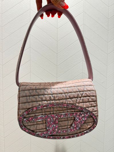 DIESEL 1dr ¥ 89,100 カラーデニムショルダーバッグ ピンク
