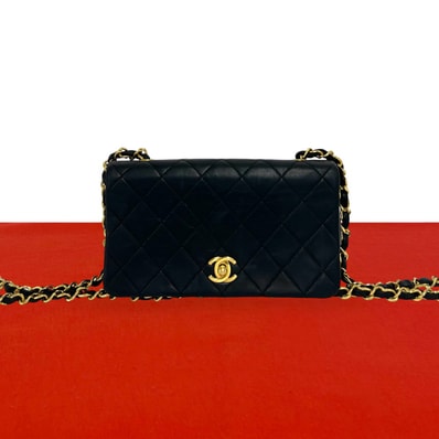 CHANEL シャネル マトラッセ ココマーク フルフラップ ラムスキン ショルダーバッグ ブラック
94716