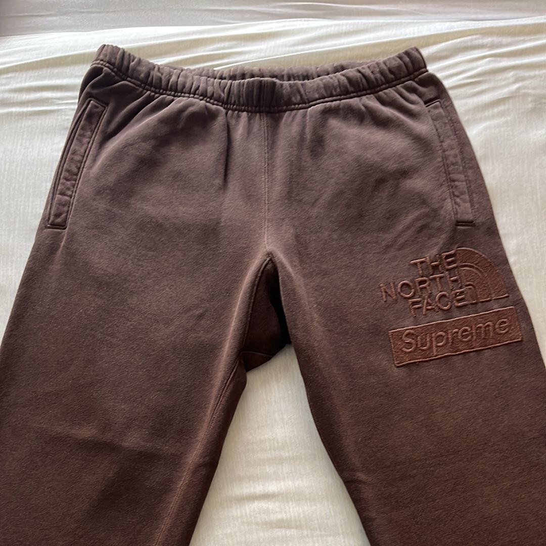Supreme x The North Face Pigment Printed Sweatpant "Brown"