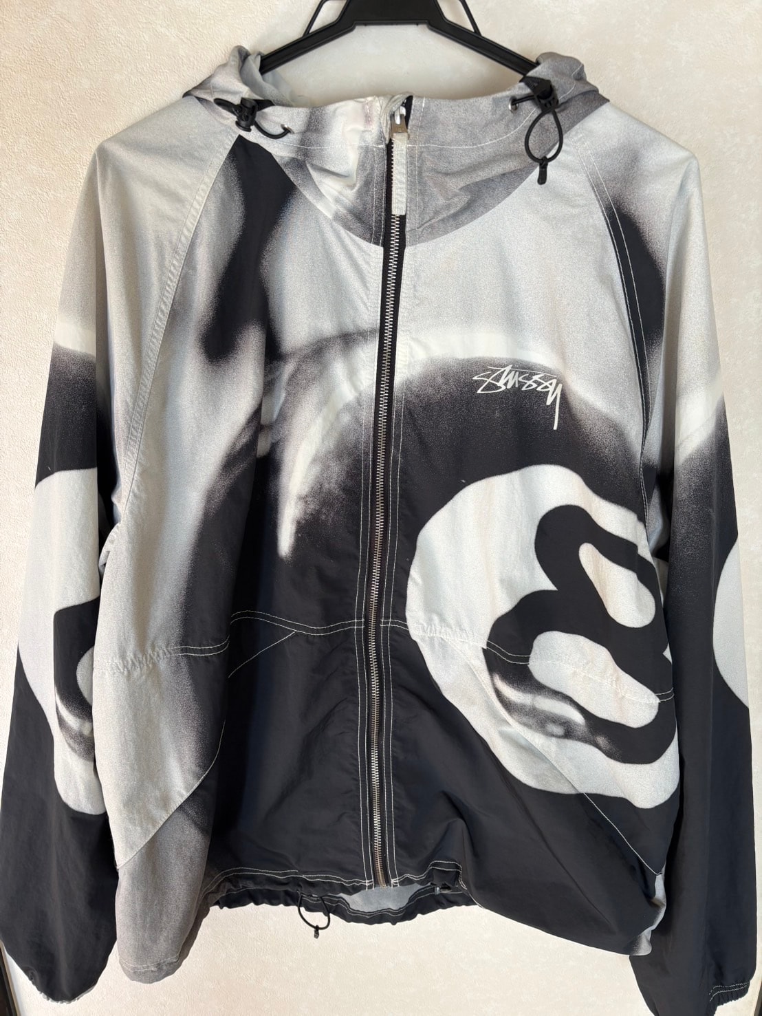 Stussy 8 Ball Beach Shell "Grayscale"