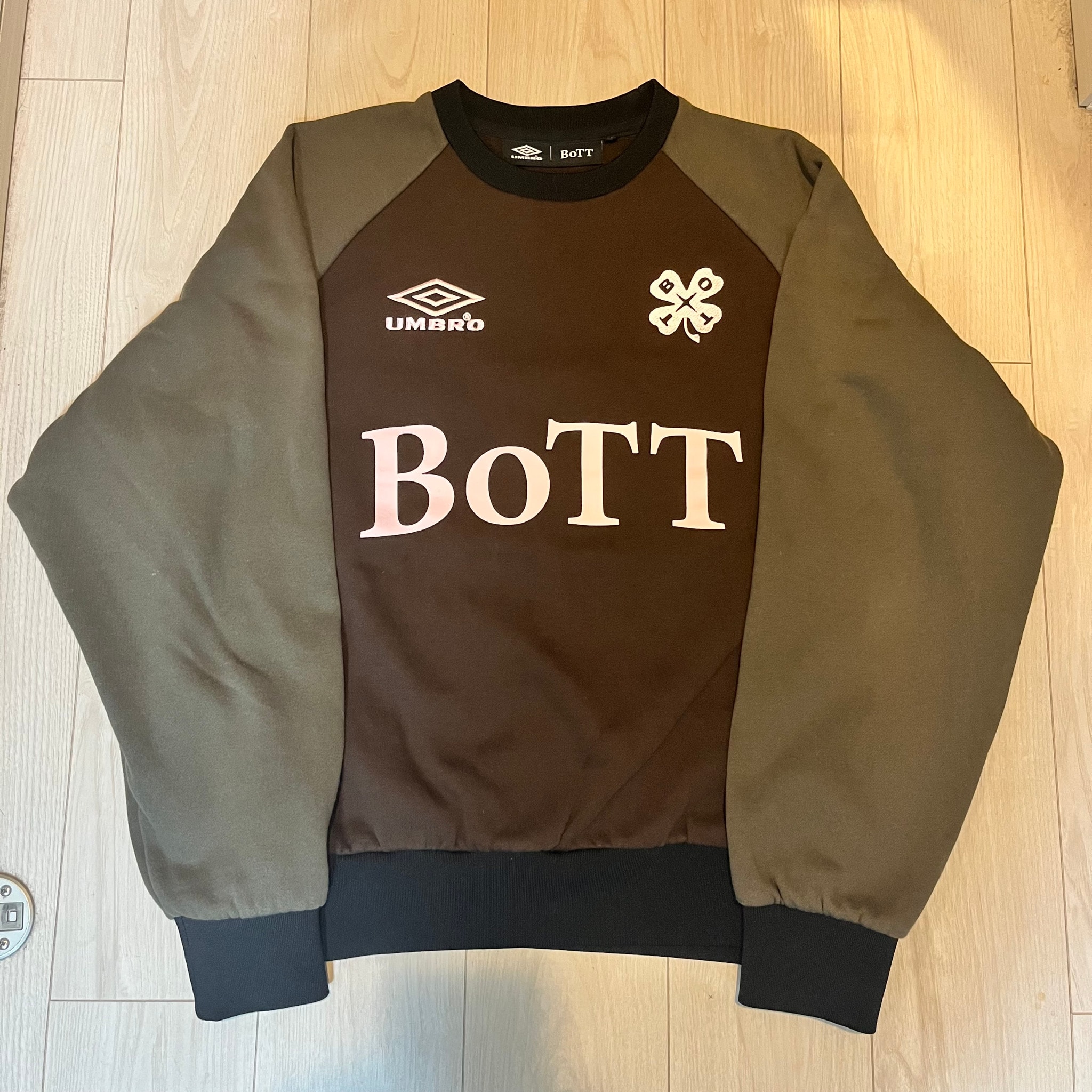 UMBRO x BoTT x BEAMS T Sweatshirt "Brown"