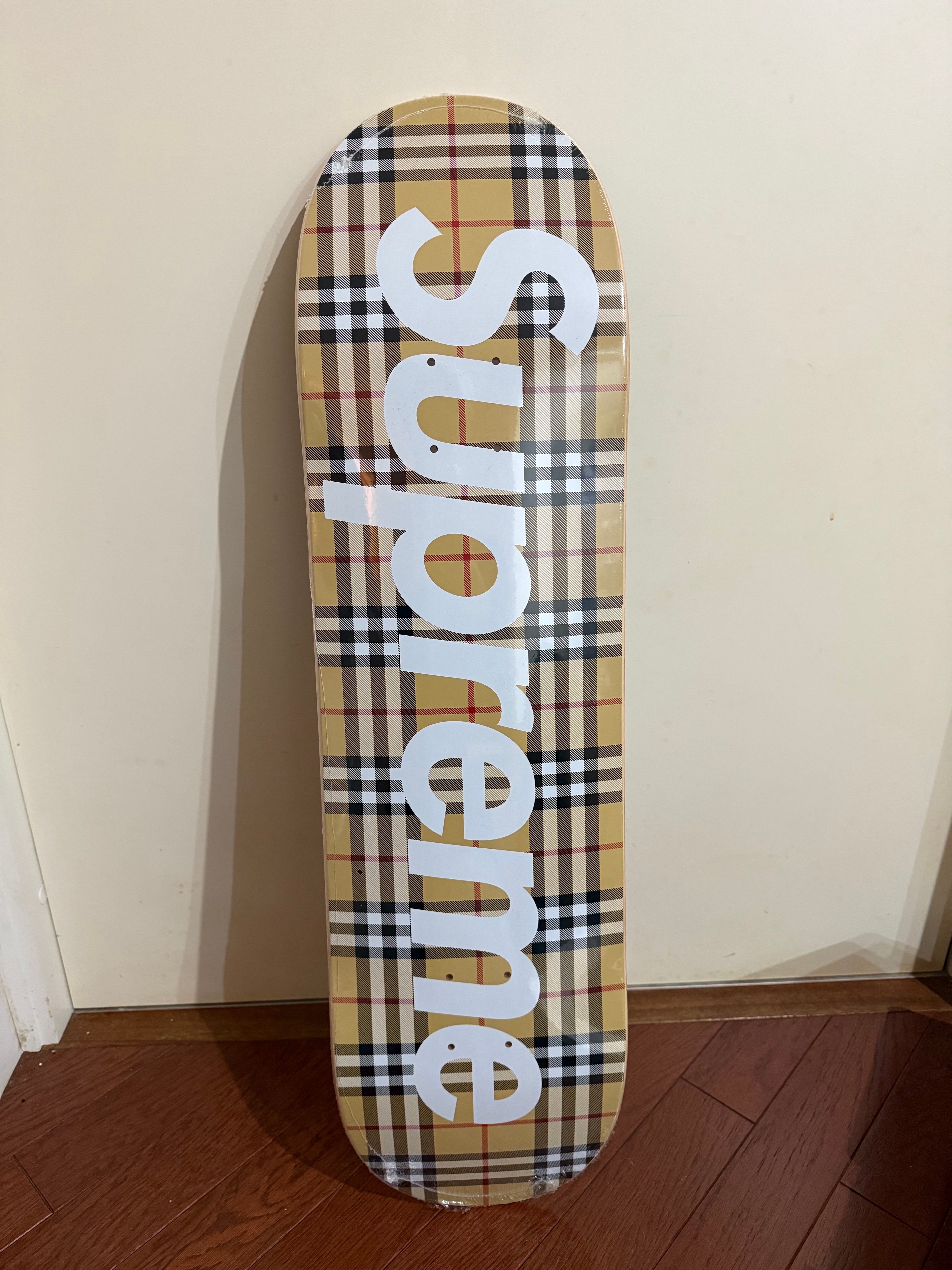 新品・未使用(ワケあり)】シュプリーム バーバリー スケート