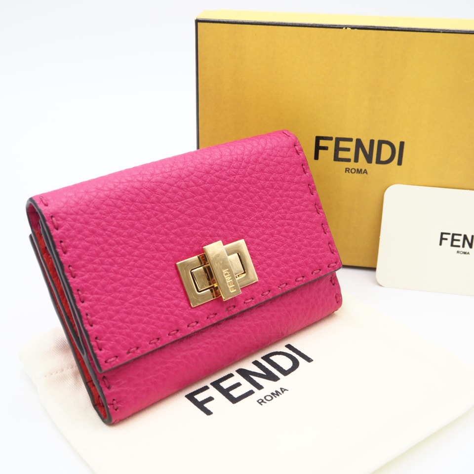 美品 FENDI フェンディ セレリア レザー ピーカブー コンパクトウォレット 8M0359 二つ折り財布 ピンク レザー レディース