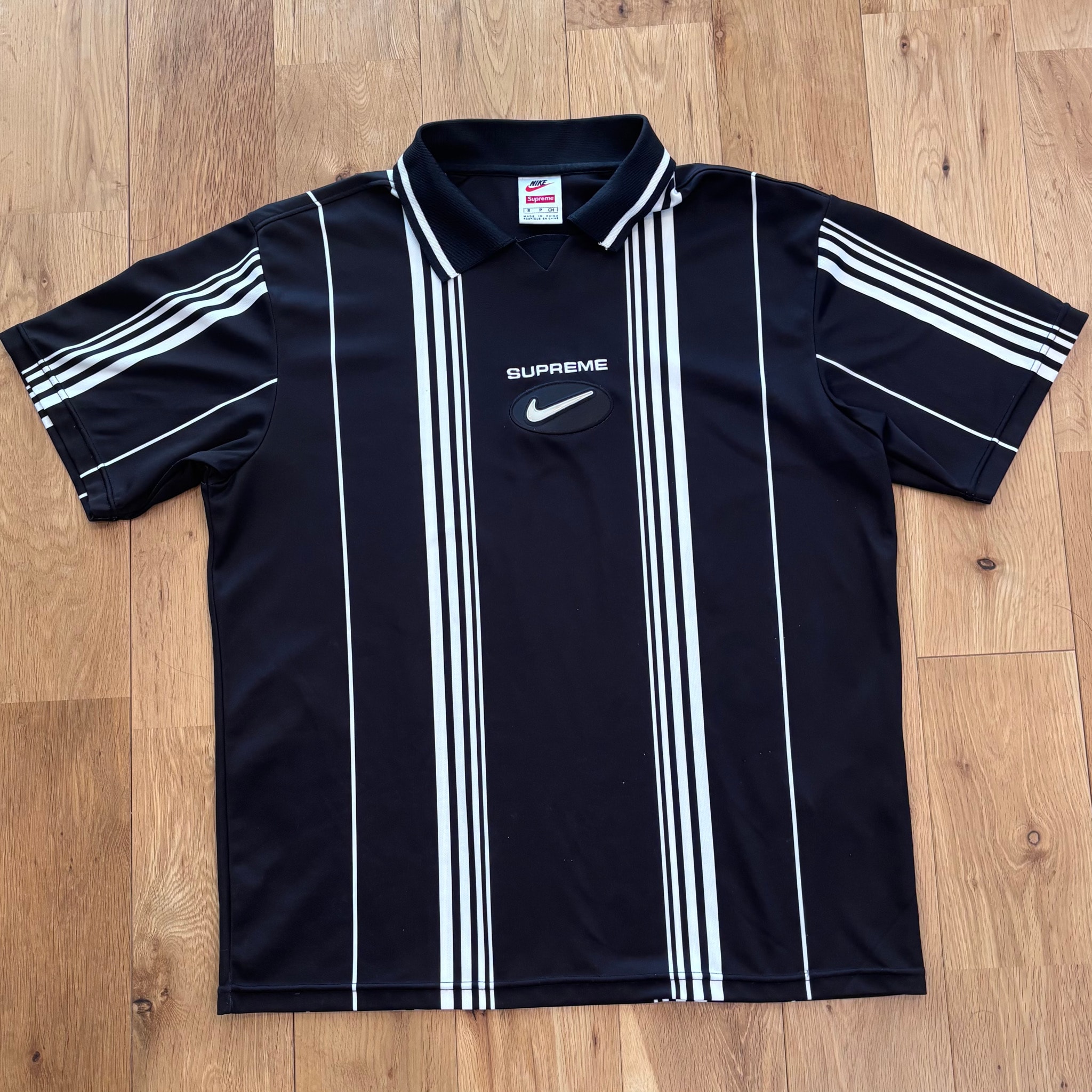 Supreme x Nike Jewel Stripe Soccer Jersey "Black"