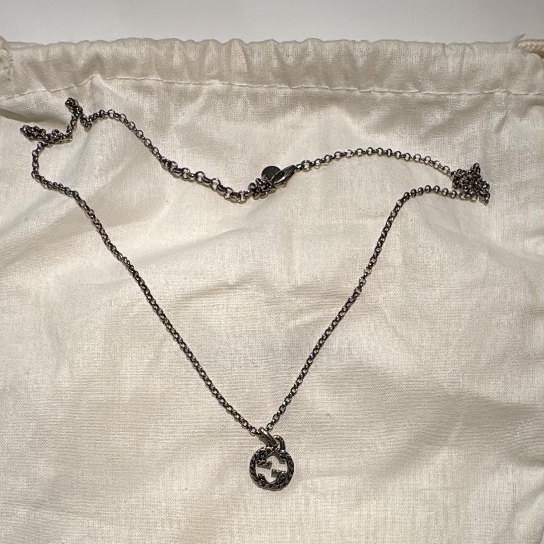 GUCCI Interlocking G Pendant Necklace