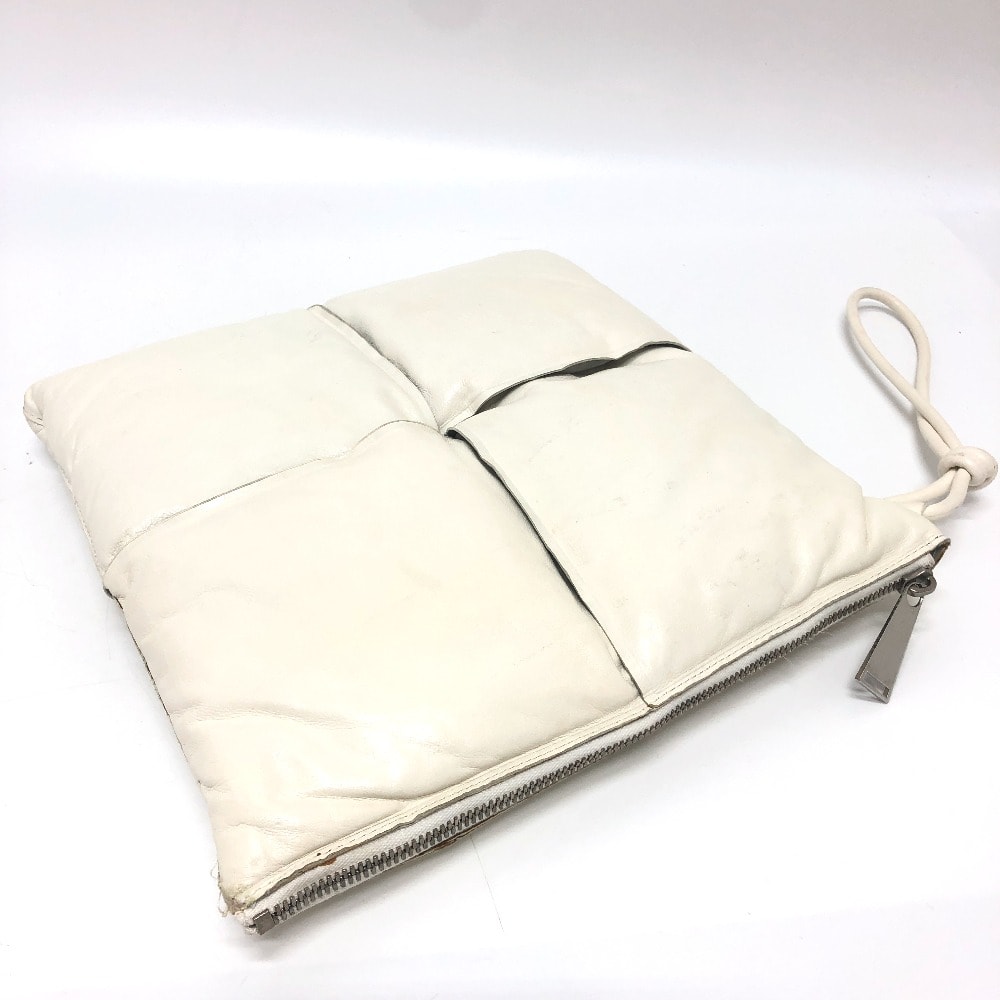 ボッテガヴェネタ BOTTEGA VENETA マキシイントレチャート パデット セカンドバッグ カバン バッグ クラッチバッグ レザー ホワイト