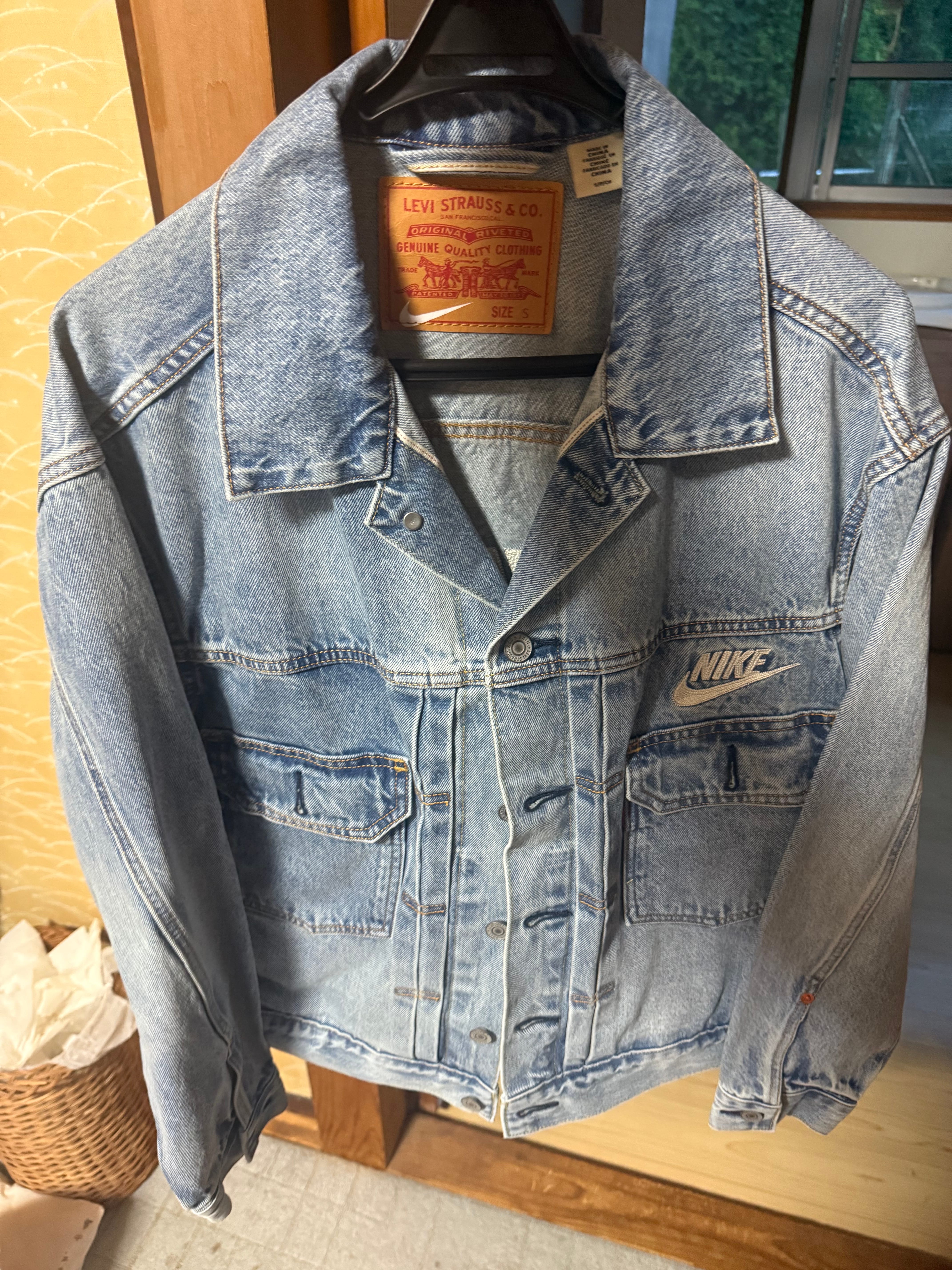 LEVI'S x Nike Denim Trucker Jacket "Light Indigo" 002TM-0000