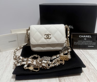 【新品/限定アイテム/国内正規品】ミニマトラッセチャームチェーンショルダーバッグ/ホワイト