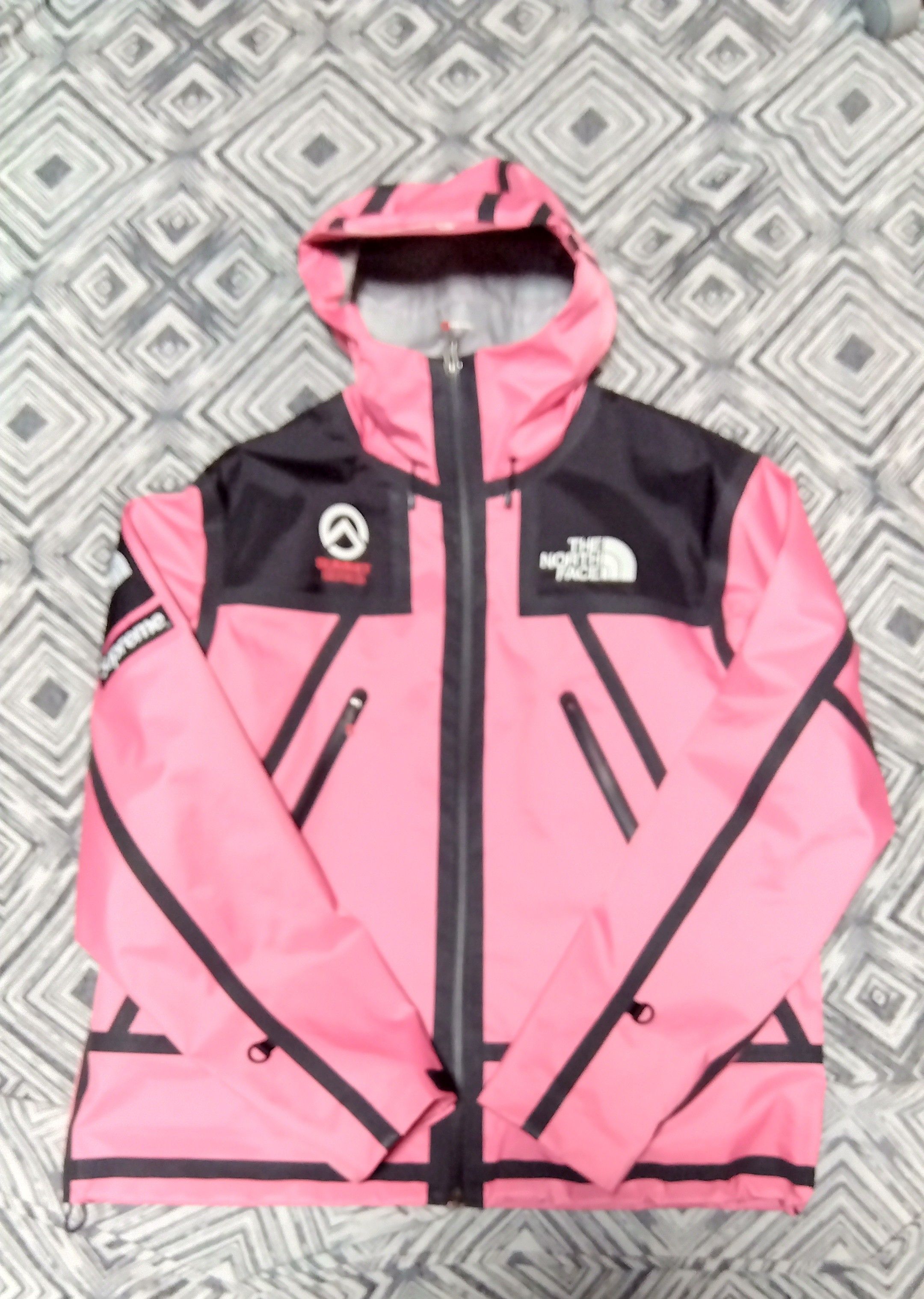 Supreme x The North Face Summit Series Outer Tape Seam Shell Jacket "Pink"